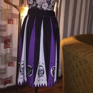 Vintage looking Halloween skirt!